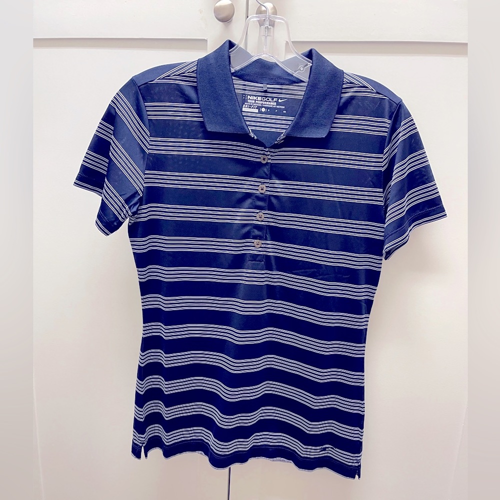 Nike women’s Dri Fit golf top, size small
